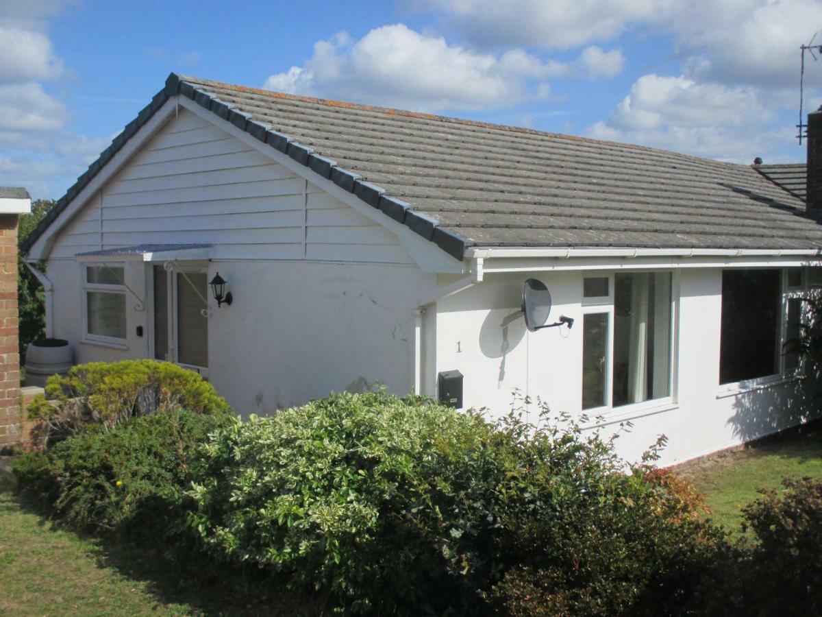 Вилла The Bungalow Lymington With New Forest 1 Mile Экстерьер фото